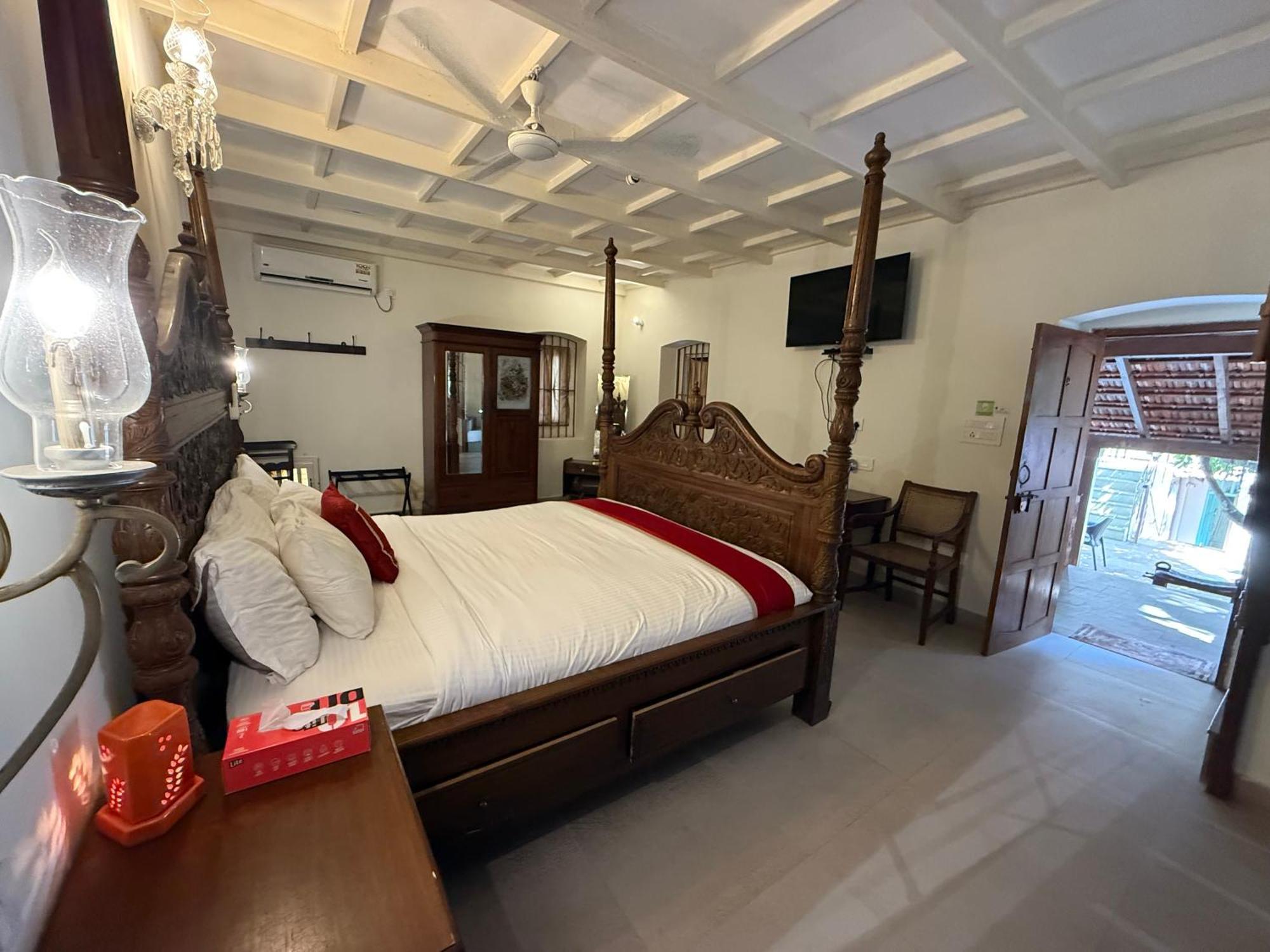 Lar Amorosa Boutique Hotel - Goa Calangute Eksteriør billede